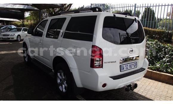 Buy Used Nissan Pathfinder White Car in Big Bend in Lubombo District Buy Used Nissan Pathfinder White Car in Big Bend in Lubombo District