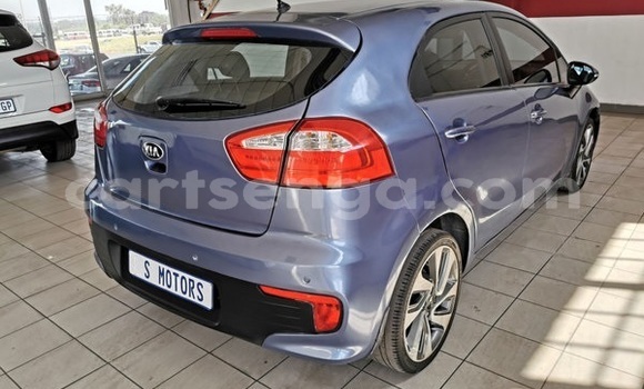 Nunua Ilio tumika Kia Rio Beige Gari ndani ya Ezulwini nchini Hhohho Nunua Ilio tumika Kia Rio Beige Gari ndani ya Ezulwini nchini Hhohho