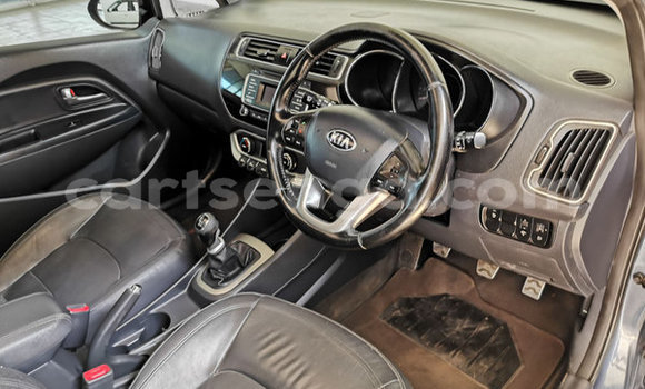 Nunua Ilio tumika Kia Rio Beige Gari ndani ya Ezulwini nchini Hhohho Nunua Ilio tumika Kia Rio Beige Gari ndani ya Ezulwini nchini Hhohho