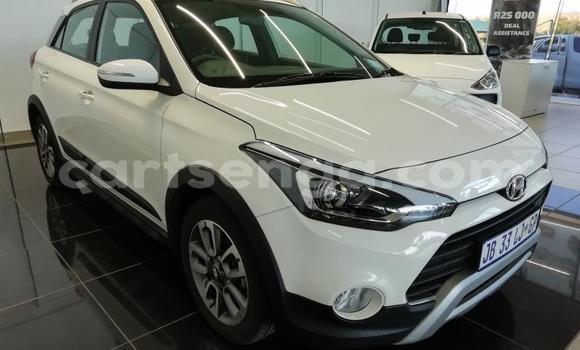 Acheter Occasion Voiture Hyundai i20 Blanc à Hluti, Shiselweni District Acheter Occasion Voiture Hyundai i20 Blanc à Hluti, Shiselweni District