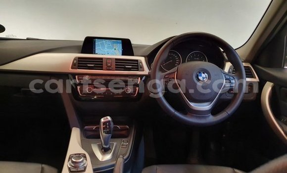 Nunua Ilio tumika BMW 3–Series White Gari ndani ya Ezulwini nchini Hhohho Nunua Ilio tumika BMW 3–Series White Gari ndani ya Ezulwini nchini Hhohho