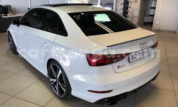 Nunua Ilio tumika Audi RS3 White Gari ndani ya Hlatikulu nchini Wilaya ya Shiselweni Nunua Ilio tumika Audi RS3 White Gari ndani ya Hlatikulu nchini Wilaya ya Shiselweni