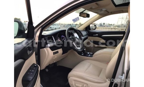 Buy Import Toyota Highlander Other Car in Import - Dubai in Hhohho Buy Import Toyota Highlander Other Car in Import - Dubai in Hhohho