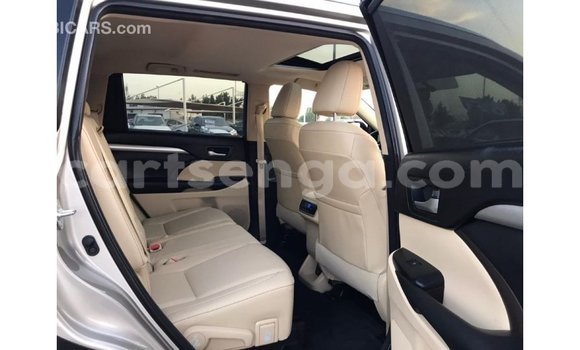 Buy Import Toyota Highlander Other Car in Import - Dubai in Hhohho Buy Import Toyota Highlander Other Car in Import - Dubai in Hhohho