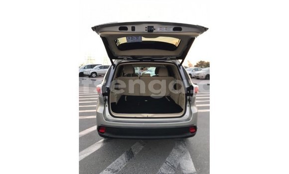 Buy Import Toyota Highlander Other Car in Import - Dubai in Hhohho Buy Import Toyota Highlander Other Car in Import - Dubai in Hhohho