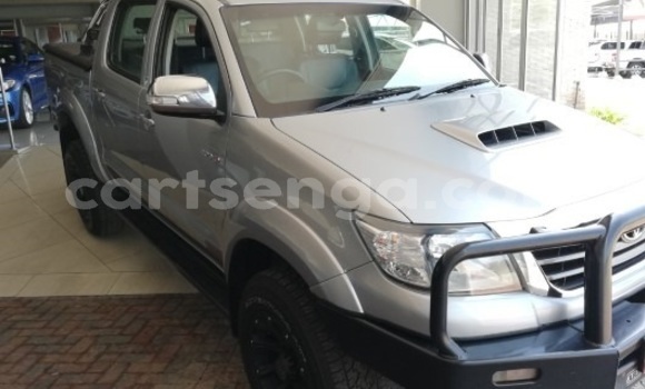 Buy Used Toyota Hilux Silver Car in Ezulwini in Hhohho Buy Used Toyota Hilux Silver Car in Ezulwini in Hhohho