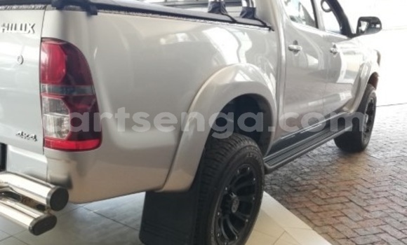 Buy Used Toyota Hilux Silver Car in Ezulwini in Hhohho Buy Used Toyota Hilux Silver Car in Ezulwini in Hhohho