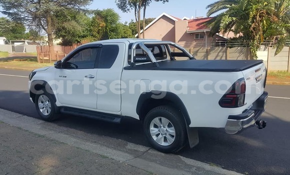 Buy Used Toyota Hilux White Car in Big Bend in Lubombo District Buy Used Toyota Hilux White Car in Big Bend in Lubombo District