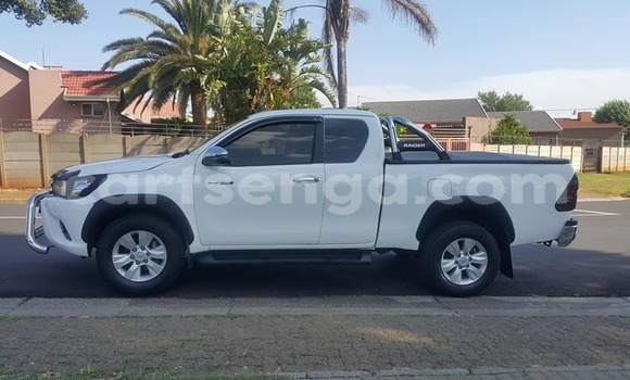 Buy Used Toyota Hilux White Car in Big Bend in Lubombo District Buy Used Toyota Hilux White Car in Big Bend in Lubombo District