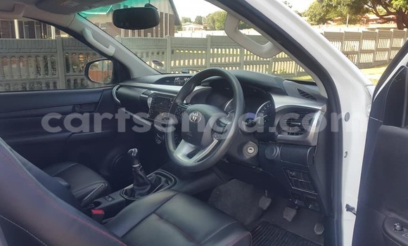 Buy Used Toyota Hilux White Car in Big Bend in Lubombo District Buy Used Toyota Hilux White Car in Big Bend in Lubombo District