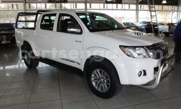 Nunua Ilio tumika Toyota Hilux White Gari ndani ya Ezulwini nchini Hhohho Nunua Ilio tumika Toyota Hilux White Gari ndani ya Ezulwini nchini Hhohho