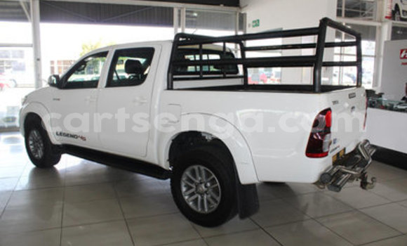 Nunua Ilio tumika Toyota Hilux White Gari ndani ya Ezulwini nchini Hhohho Nunua Ilio tumika Toyota Hilux White Gari ndani ya Ezulwini nchini Hhohho
