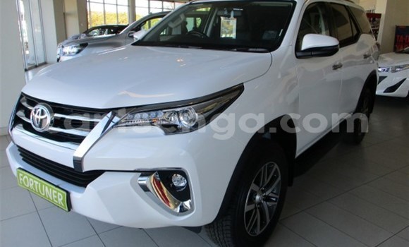 Acheter Occasion Voiture Toyota Fortuner Blanc à Ezulwini, Hhohho Acheter Occasion Voiture Toyota Fortuner Blanc à Ezulwini, Hhohho