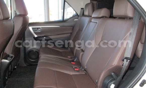 Acheter Occasion Voiture Toyota Fortuner Blanc à Ezulwini, Hhohho Acheter Occasion Voiture Toyota Fortuner Blanc à Ezulwini, Hhohho