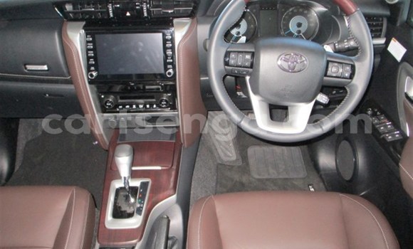 Acheter Occasion Voiture Toyota Fortuner Blanc à Ezulwini, Hhohho Acheter Occasion Voiture Toyota Fortuner Blanc à Ezulwini, Hhohho