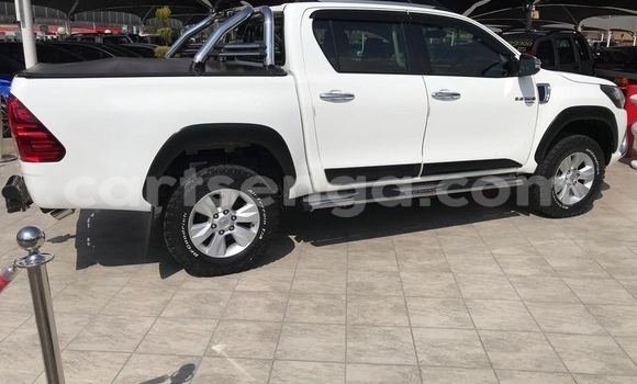 Buy Used Toyota Hilux White Car in Bulembu in Hhohho Buy Used Toyota Hilux White Car in Bulembu in Hhohho