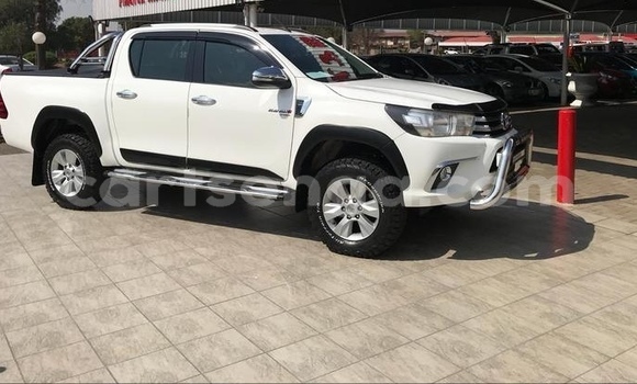 Buy Used Toyota Hilux White Car in Bulembu in Hhohho Buy Used Toyota Hilux White Car in Bulembu in Hhohho