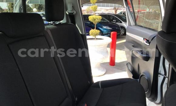 Buy Used Toyota Hilux White Car in Bulembu in Hhohho Buy Used Toyota Hilux White Car in Bulembu in Hhohho