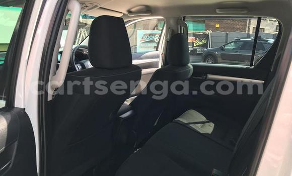 Buy Used Toyota Hilux White Car in Bulembu in Hhohho Buy Used Toyota Hilux White Car in Bulembu in Hhohho