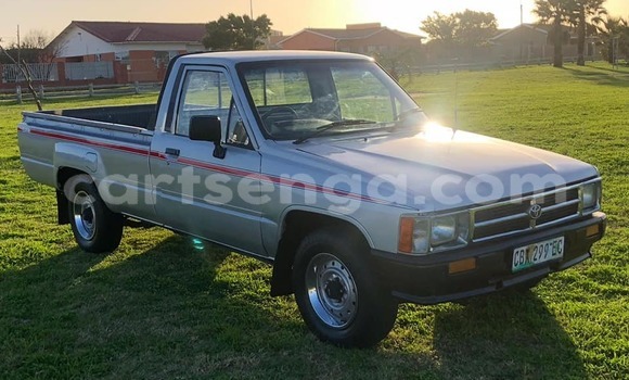 Acheter Occasion Voiture Toyota Hilux Gris à Bulembu, Hhohho Acheter Occasion Voiture Toyota Hilux Gris à Bulembu, Hhohho