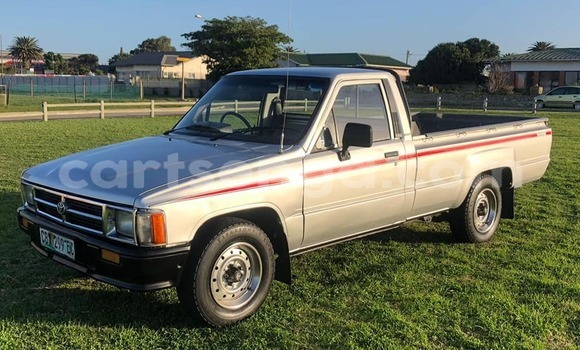 Acheter Occasion Voiture Toyota Hilux Gris à Bulembu, Hhohho Acheter Occasion Voiture Toyota Hilux Gris à Bulembu, Hhohho