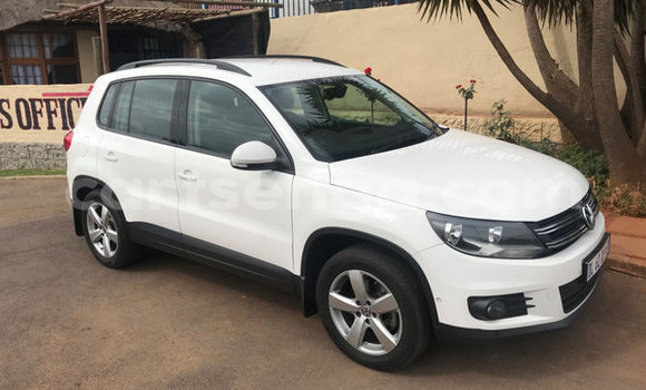 Nunua Ilio tumika Volkswagen Tiguan White Gari ndani ya Ezulwini nchini Hhohho Nunua Ilio tumika Volkswagen Tiguan White Gari ndani ya Ezulwini nchini Hhohho