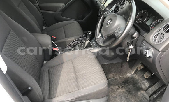 Nunua Ilio tumika Volkswagen Tiguan White Gari ndani ya Ezulwini nchini Hhohho Nunua Ilio tumika Volkswagen Tiguan White Gari ndani ya Ezulwini nchini Hhohho