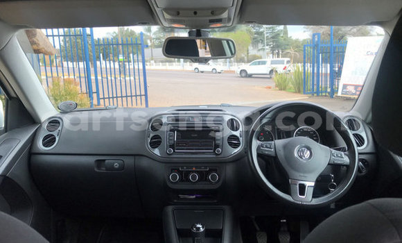 Nunua Ilio tumika Volkswagen Tiguan White Gari ndani ya Ezulwini nchini Hhohho Nunua Ilio tumika Volkswagen Tiguan White Gari ndani ya Ezulwini nchini Hhohho