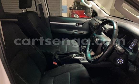 Nunua Ilio tumika Toyota Hilux White Gari ndani ya Manzini nchini Manzini Nunua Ilio tumika Toyota Hilux White Gari ndani ya Manzini nchini Manzini