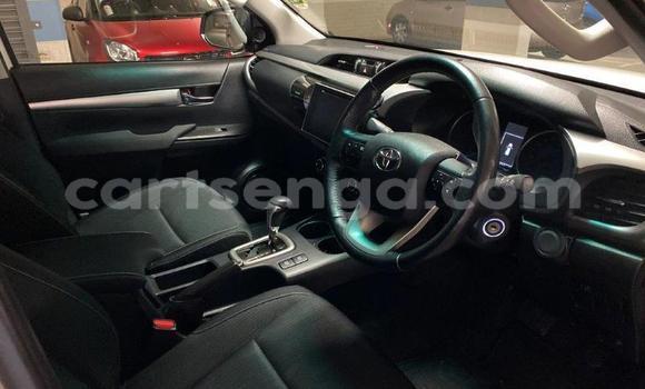 Nunua Ilio tumika Toyota Hilux White Gari ndani ya Manzini nchini Manzini Nunua Ilio tumika Toyota Hilux White Gari ndani ya Manzini nchini Manzini