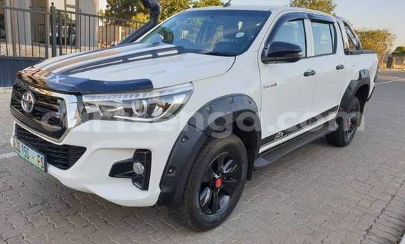 Nunua Ilio tumika Toyota Hilux White Gari ndani ya Ezulwini nchini Hhohho Nunua Ilio tumika Toyota Hilux White Gari ndani ya Ezulwini nchini Hhohho