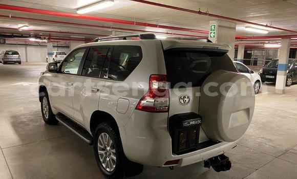 Nunua Ilio tumika Toyota Prado White Gari ndani ya Manzini nchini Manzini Nunua Ilio tumika Toyota Prado White Gari ndani ya Manzini nchini Manzini