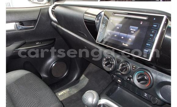 Nunua Ilio tumika Toyota Hilux White Gari ndani ya Manzini nchini Manzini Nunua Ilio tumika Toyota Hilux White Gari ndani ya Manzini nchini Manzini