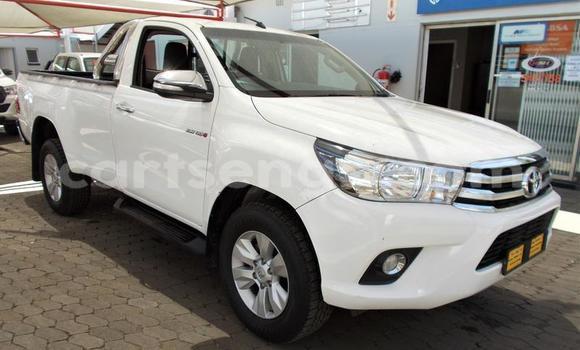 Nunua Ilio tumika Toyota Hilux White Gari ndani ya Manzini nchini Manzini Nunua Ilio tumika Toyota Hilux White Gari ndani ya Manzini nchini Manzini