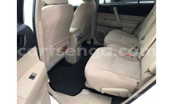 Buy Import Toyota Highlander White Car in Import - Dubai in Hhohho Buy Import Toyota Highlander White Car in Import - Dubai in Hhohho
