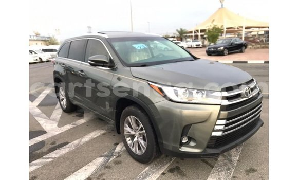 Buy Import Toyota Highlander Other Car in Import - Dubai in Hhohho Buy Import Toyota Highlander Other Car in Import - Dubai in Hhohho