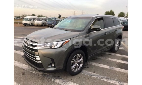 Buy Import Toyota Highlander Other Car in Import - Dubai in Hhohho Buy Import Toyota Highlander Other Car in Import - Dubai in Hhohho