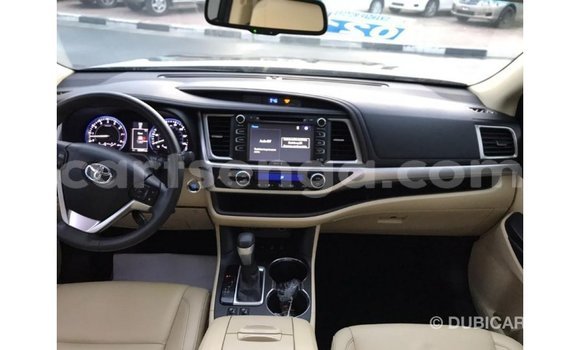 Buy Import Toyota Highlander Other Car in Import - Dubai in Hhohho Buy Import Toyota Highlander Other Car in Import - Dubai in Hhohho