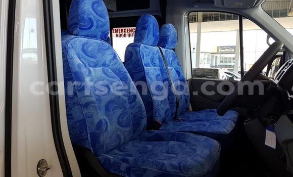 Buy Used Volkswagen Caravelle White Car in Ezulwini in Hhohho Buy Used Volkswagen Caravelle White Car in Ezulwini in Hhohho