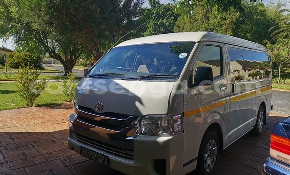 Buy Used Toyota Hiace White Car in Big Bend in Lubombo District Buy Used Toyota Hiace White Car in Big Bend in Lubombo District