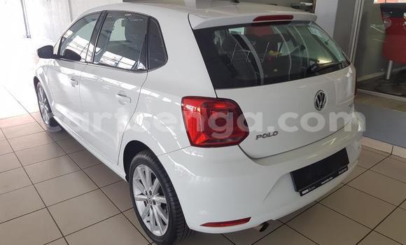 Nunua Ilio tumika Volkswagen Polo White Gari ndani ya Manzini nchini Manzini Nunua Ilio tumika Volkswagen Polo White Gari ndani ya Manzini nchini Manzini