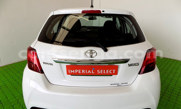 Nunua Ilio tumika Toyota Yaris White Gari ndani ya Ezulwini nchini Hhohho Nunua Ilio tumika Toyota Yaris White Gari ndani ya Ezulwini nchini Hhohho