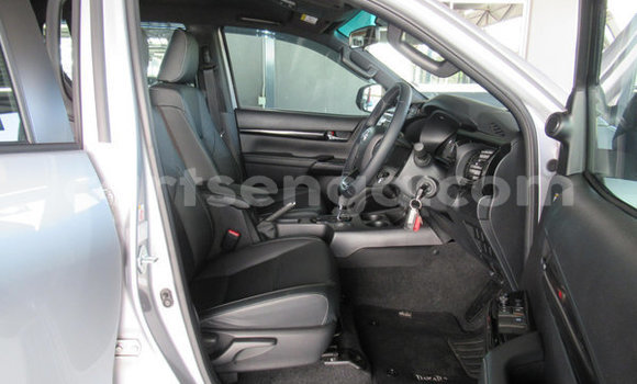 Nunua Ilio tumika Toyota Hilux Silver Gari ndani ya Bulembu nchini Hhohho Nunua Ilio tumika Toyota Hilux Silver Gari ndani ya Bulembu nchini Hhohho