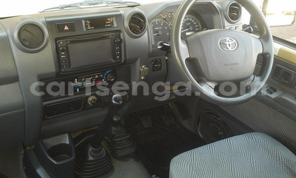 Nunua Ilio tumika Toyota Land Cruiser Beige Gari ndani ya Bulembu nchini Hhohho Nunua Ilio tumika Toyota Land Cruiser Beige Gari ndani ya Bulembu nchini Hhohho