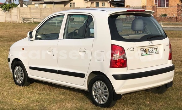 Nunua Ilio tumika Hyundai Atos White Gari ndani ya Ezulwini nchini Hhohho Nunua Ilio tumika Hyundai Atos White Gari ndani ya Ezulwini nchini Hhohho