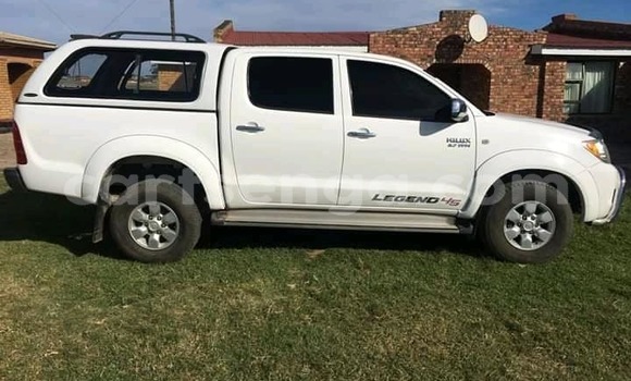 Nunua Ilio tumika Toyota Hilux White Gari ndani ya Big Bend nchini Wilaya ya Lubombo Nunua Ilio tumika Toyota Hilux White Gari ndani ya Big Bend nchini Wilaya ya Lubombo