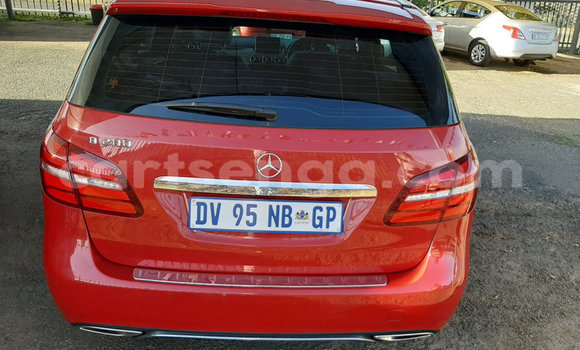 Buy Used Mercedes‒Benz 200 Red Car in Big Bend in Lubombo District Buy Used Mercedes‒Benz 200 Red Car in Big Bend in Lubombo District