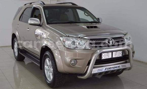 Nunua Ilio tumika Toyota Fortuner Silver Gari ndani ya Hluti nchini Wilaya ya Shiselweni Nunua Ilio tumika Toyota Fortuner Silver Gari ndani ya Hluti nchini Wilaya ya Shiselweni