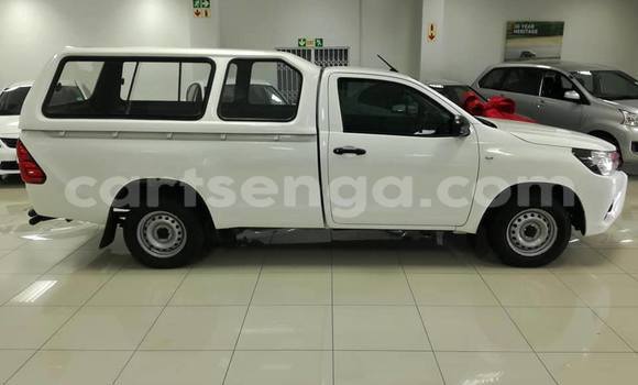 Nunua Ilio tumika Toyota Hilux White Gari ndani ya Ezulwini nchini Hhohho Nunua Ilio tumika Toyota Hilux White Gari ndani ya Ezulwini nchini Hhohho