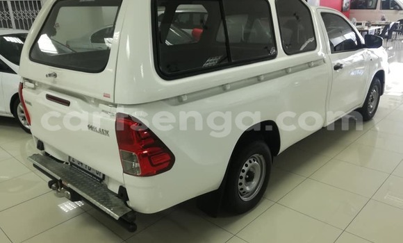 Nunua Ilio tumika Toyota Hilux White Gari ndani ya Ezulwini nchini Hhohho Nunua Ilio tumika Toyota Hilux White Gari ndani ya Ezulwini nchini Hhohho